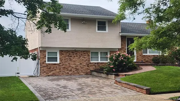 16 Cumberland Road, Jericho, NY 11753