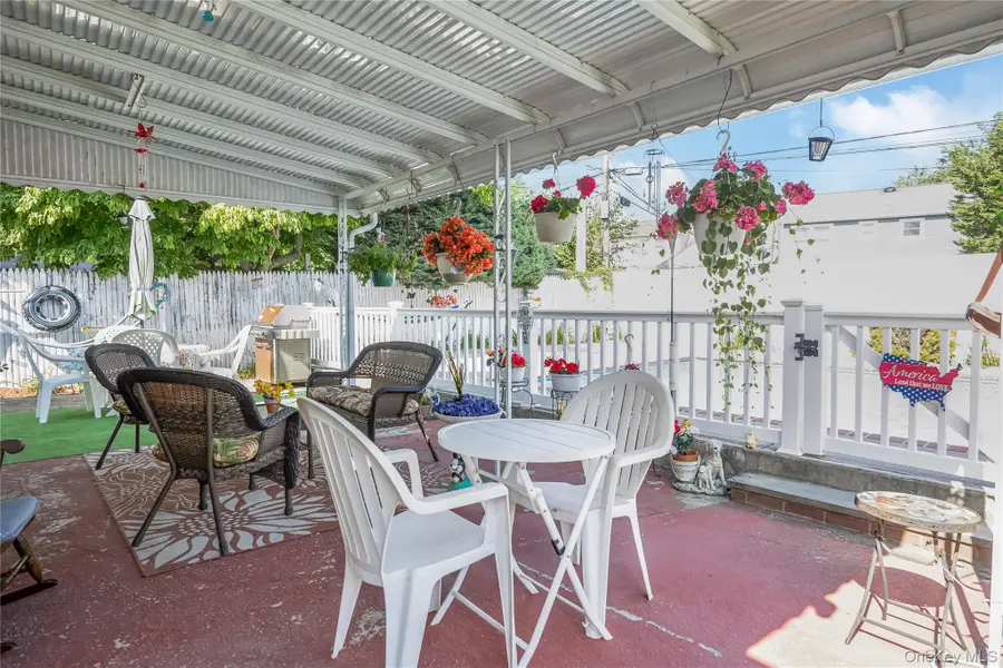 23 Scholl Drive, Farmingdale, NY 11735 - #2