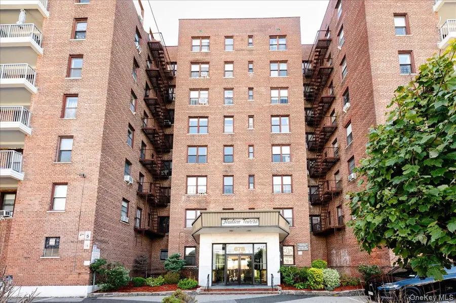 678 Warburton Avenue #7I-7J, Yonkers, NY 10701 - #3
