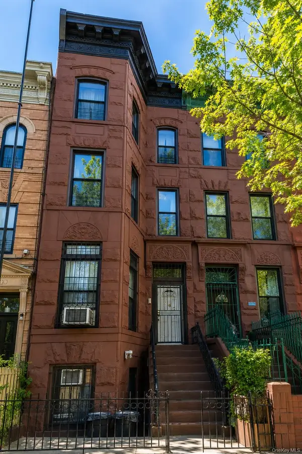 262 Vernon Avenue, Brooklyn, NY 11206