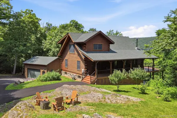 8 Mckinley Avenue, Greenwood Lake, NY 10925