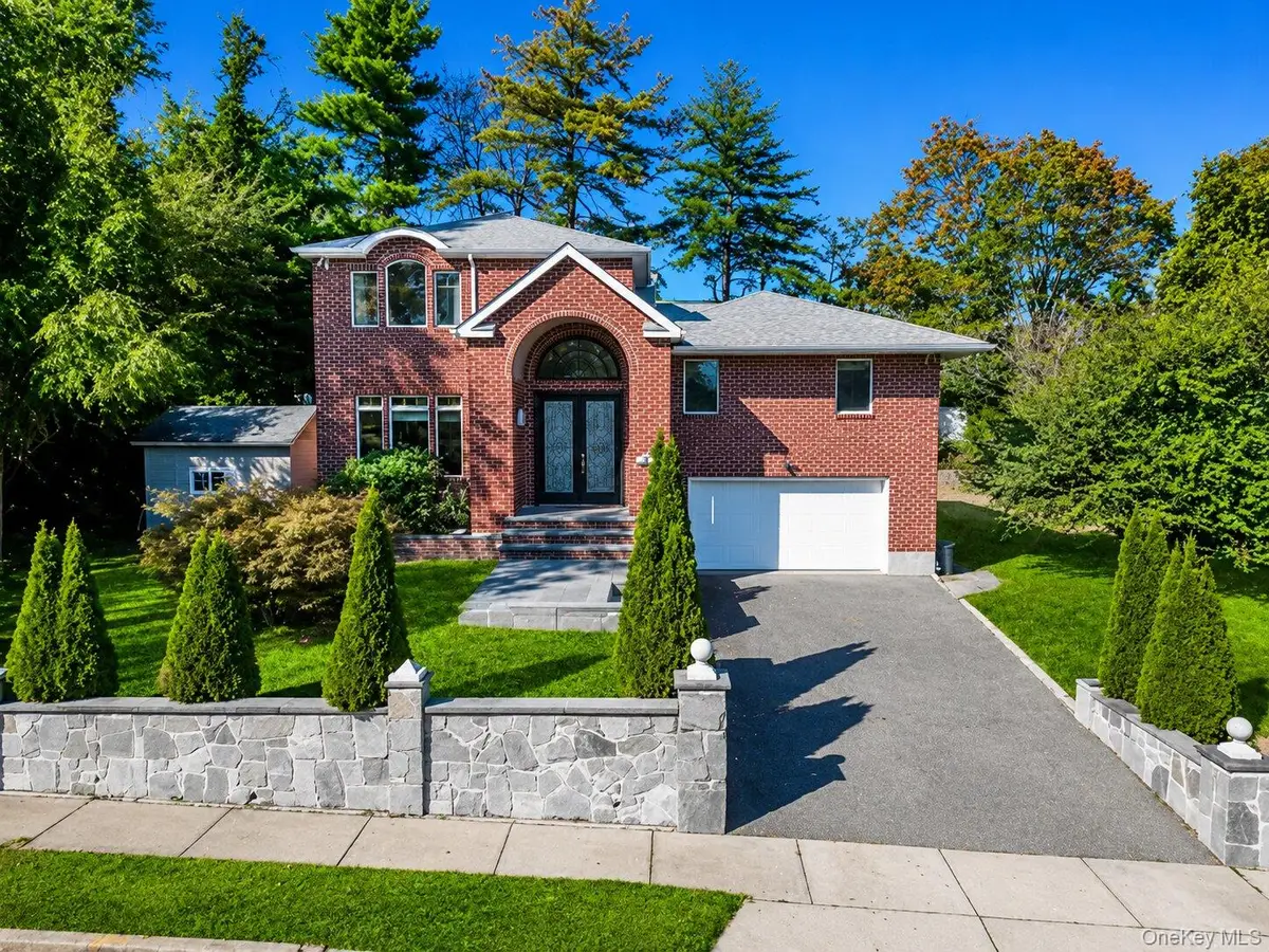 300 Ellen Place, Jericho, NY 11753 - #1