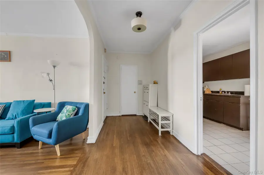 15 Gaynor Avenue #3E, Manhasset, NY 11030 - #2