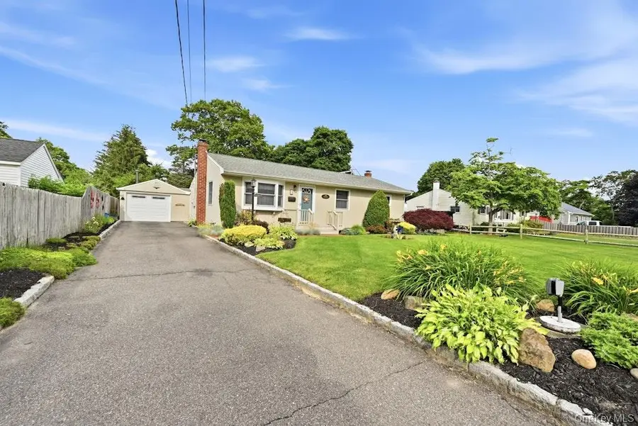 32 Jackson Street, Riverhead, NY 11901 - #3