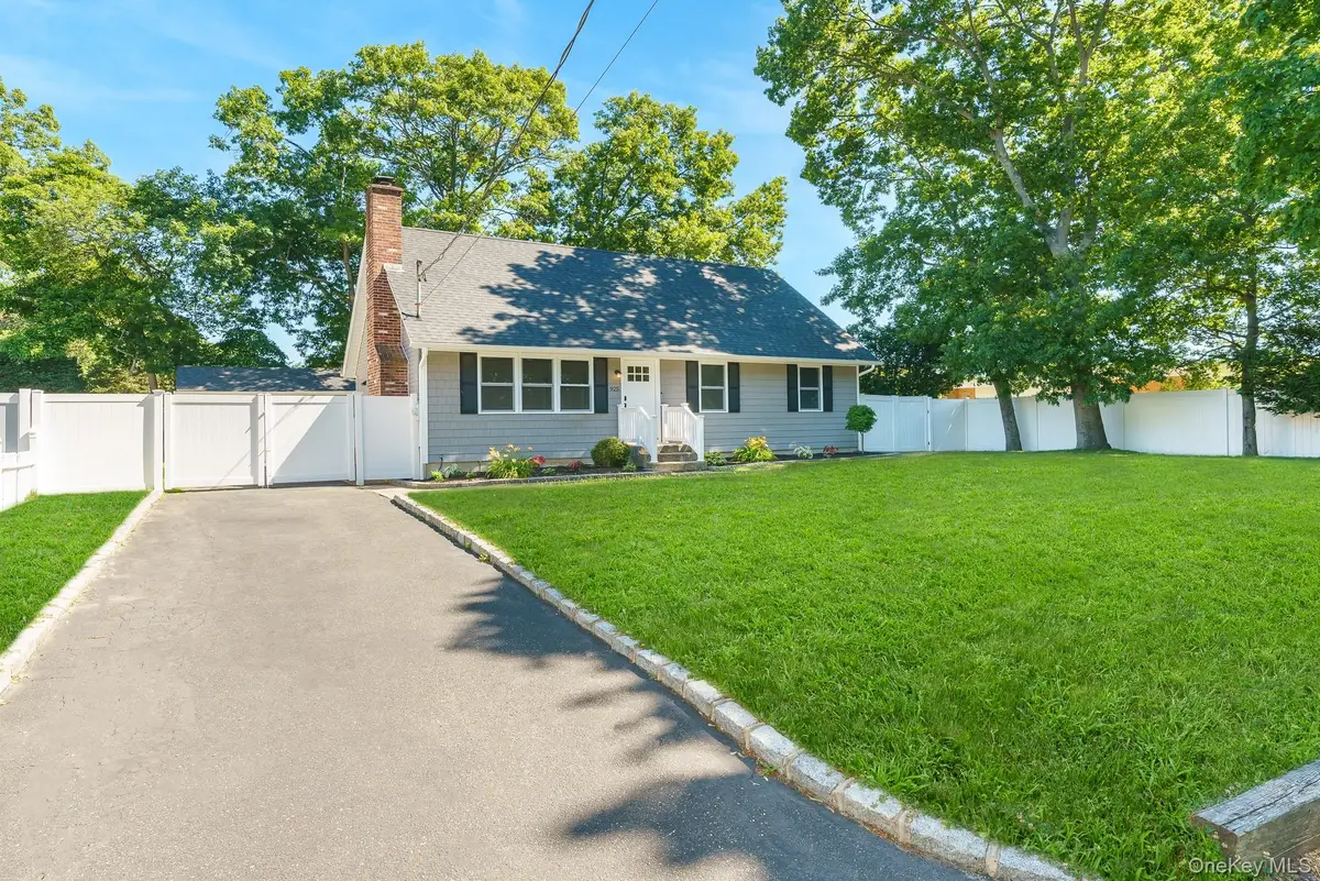 925 Liberty Street, Bohemia, NY 11716 - #1