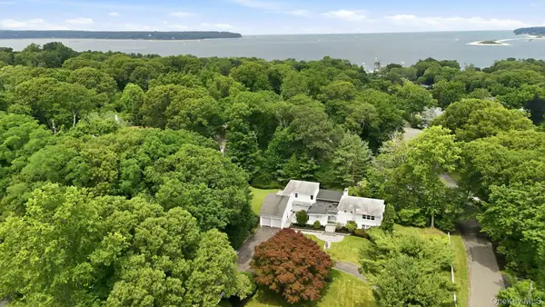 39 Upper Drive, Huntington Bay, NY 11743