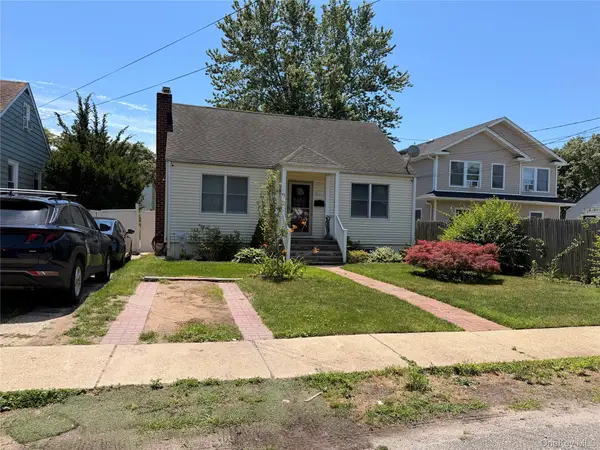 43 2nd Avenue, Central Islip, NY 11722