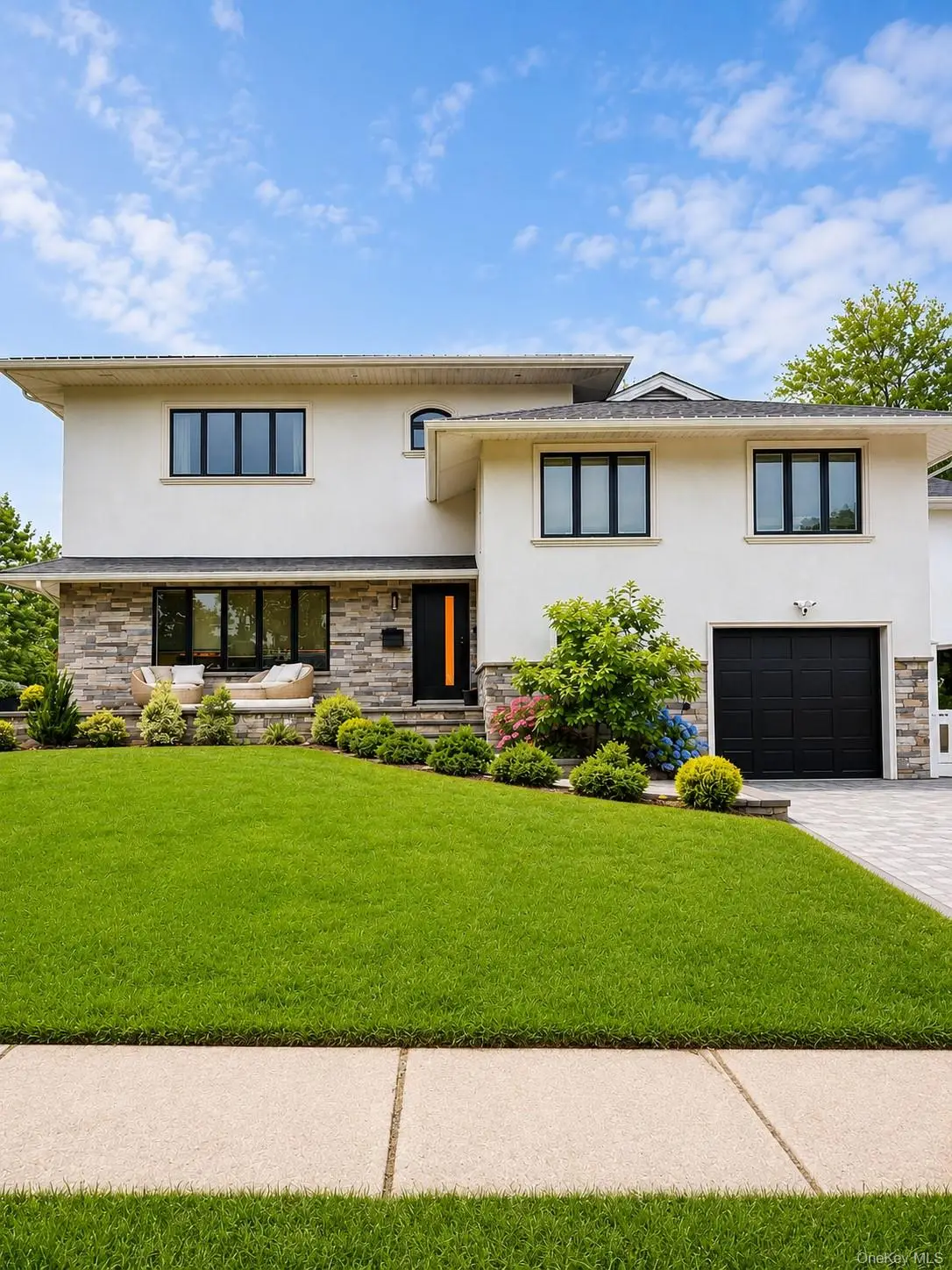 1396 Stephen Marc Lane, East Meadow, NY 11554 - #1