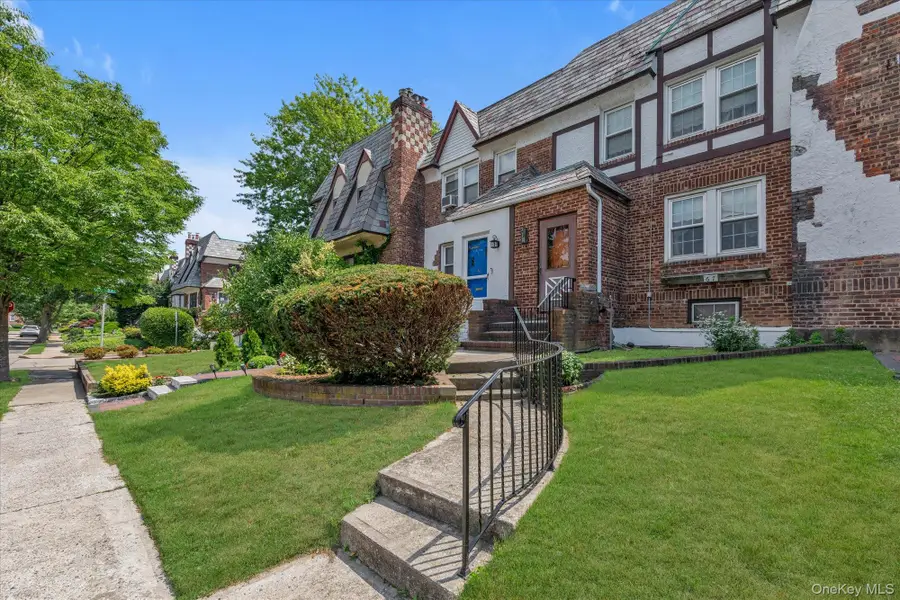 67 Dartmouth Street, Valley Stream, NY 11581 - #2
