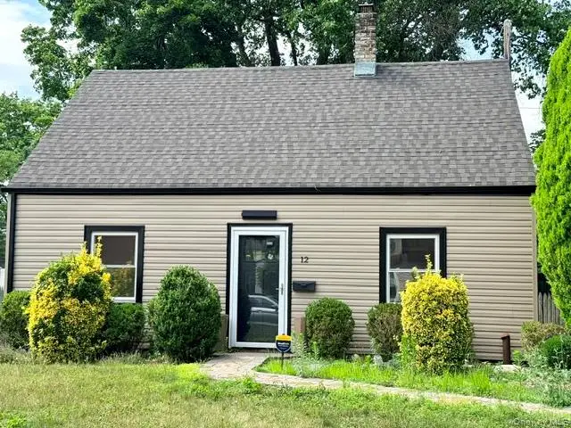 12 Garland Lane, Westbury, NY 11590 - #1