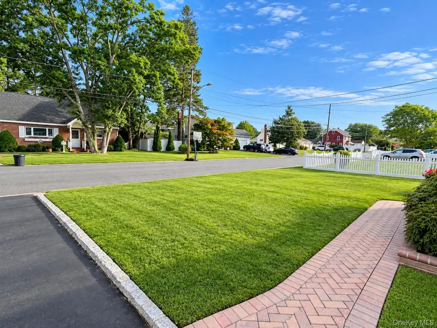 1467 4th Street, West Babylon, NY 11704 - #3