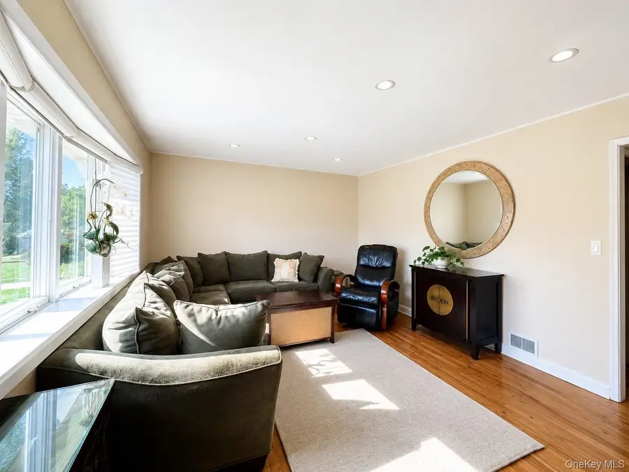 183 Lee Avenue, Hicksville, NY 11801 - #3