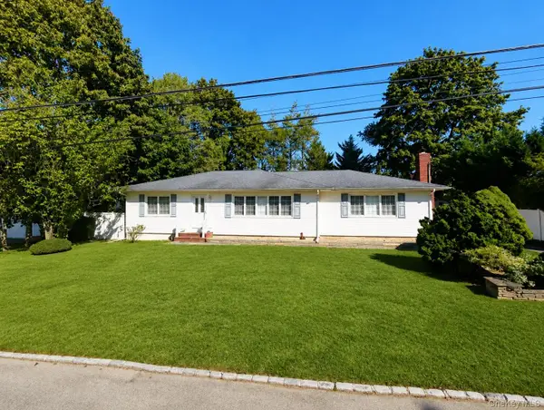 305 Nielson Street, Dix Hills, NY 11746