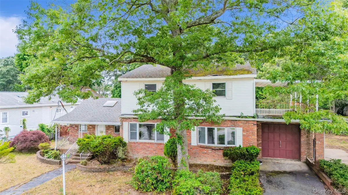 10 Windsor Place, Shirley, NY 11967 - #1