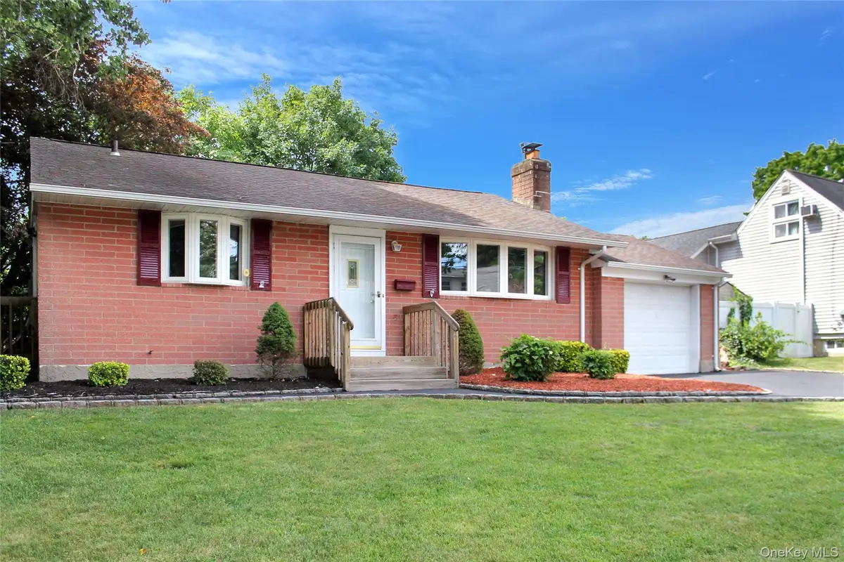 6 Lancaster Place, South Huntington, NY 11746 - #1