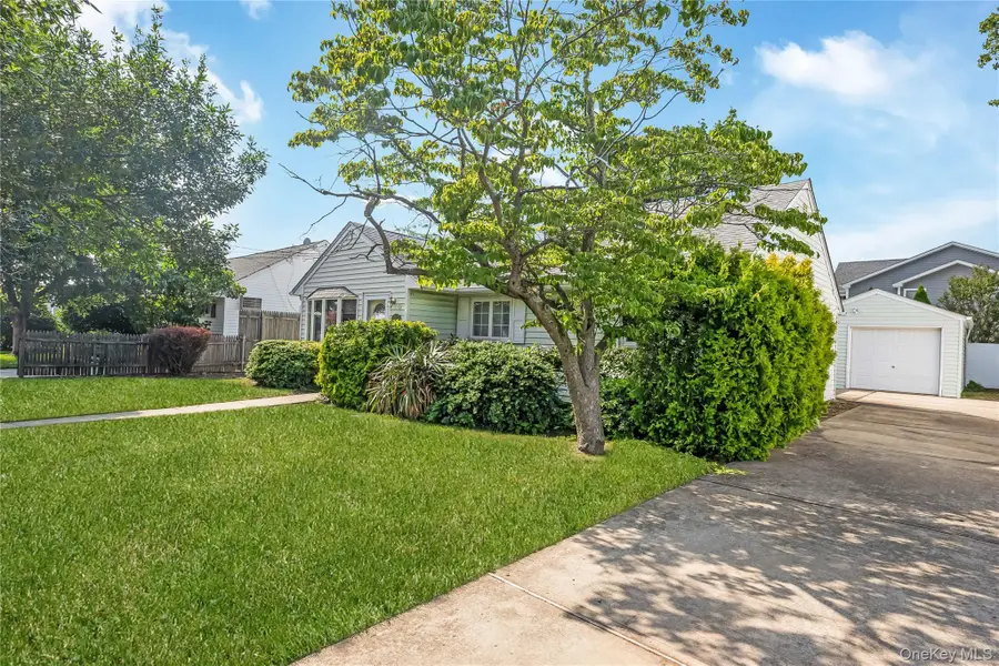6 Island Street, Plainview, NY 11803 - #3