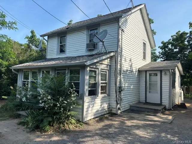 842 Osborn Avenue, Riverhead, NY 11901 - #2