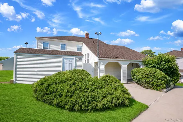 180 Lowndes Avenue #D, Huntington Station, NY 11746