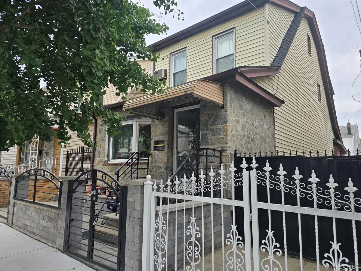 8923 182nd Place, Hollis, NY 11423 - #1