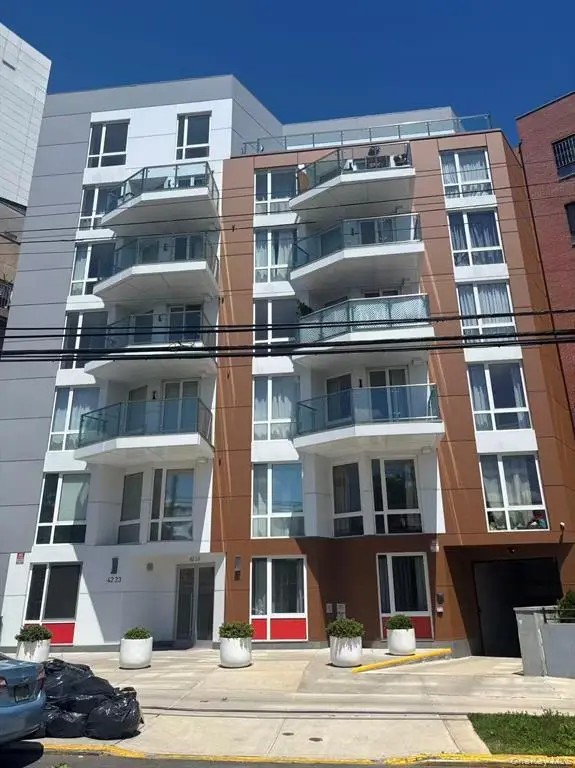 4223 Parsons Boulevard #5D, Flushing, NY 11355