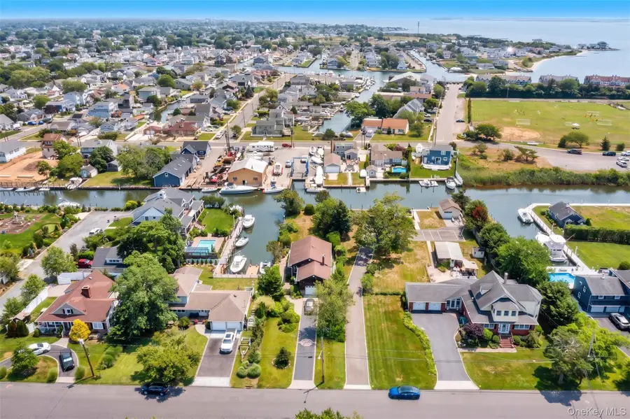 272 Grand Central Avenue, Amityville, NY 11701 - #3