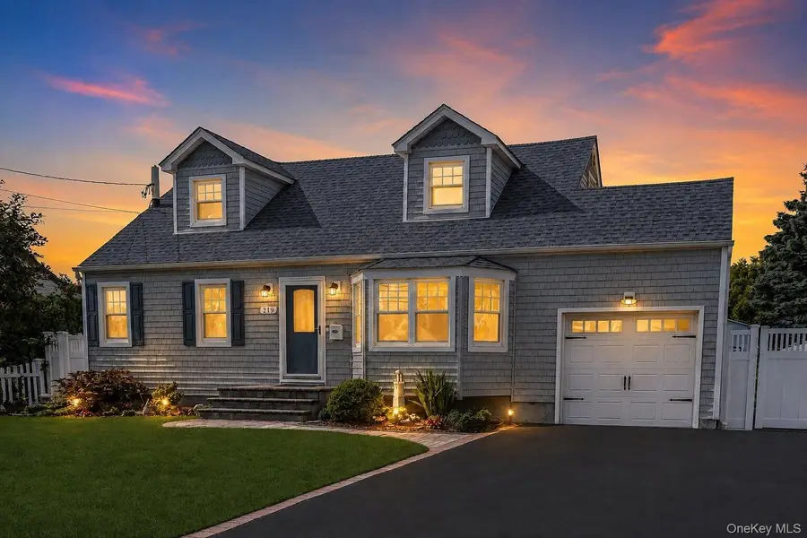 219 N Nassau Avenue, Massapequa, NY 11758 - #2