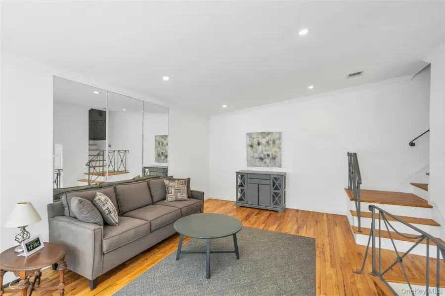 23 Carpenter Lane, Hauppauge, NY 11788 - #3