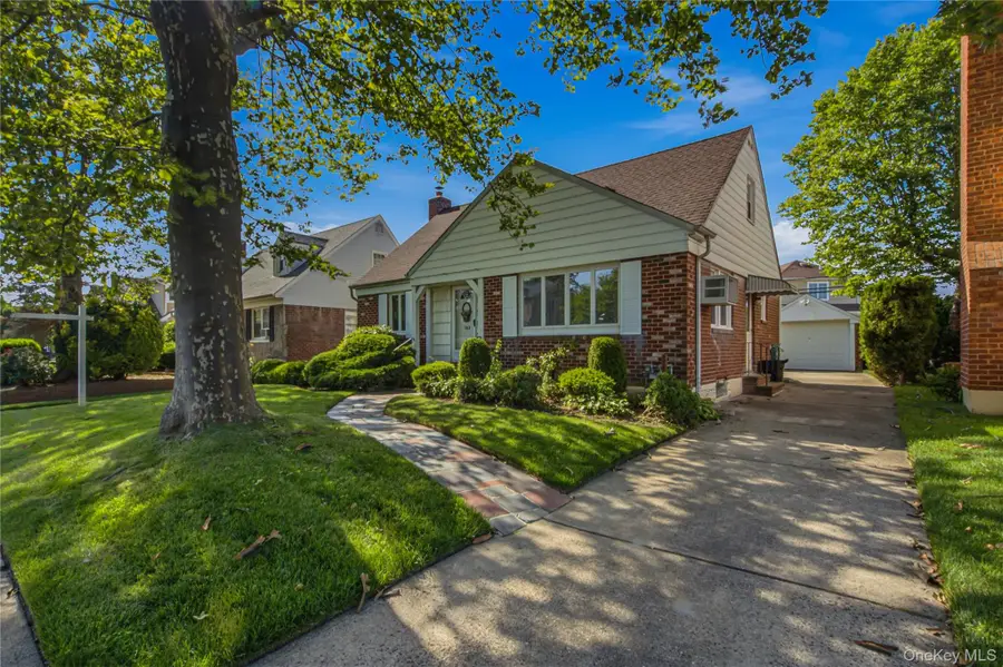 163 Laurel Drive, New Hyde Park, NY 11040 - #2