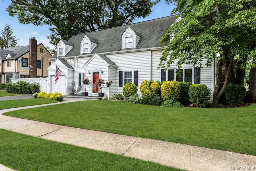 128 Stuart Street, Lynbrook, NY 11563 - #3