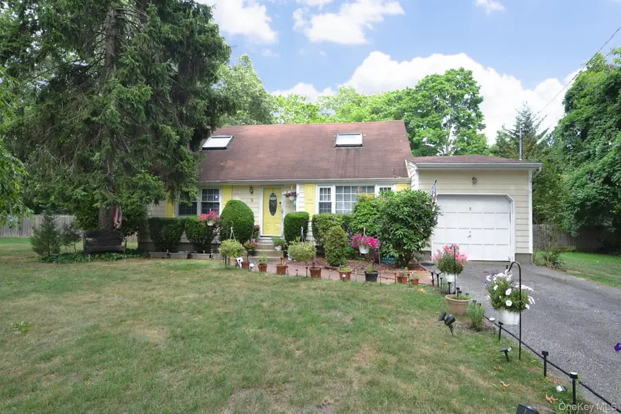5 Radio Avenue, Miller Place, NY 11764 - #2