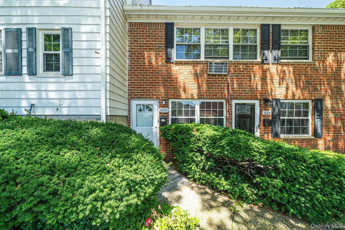 1005 Towne House Village, Islandia, NY 11749 - #1