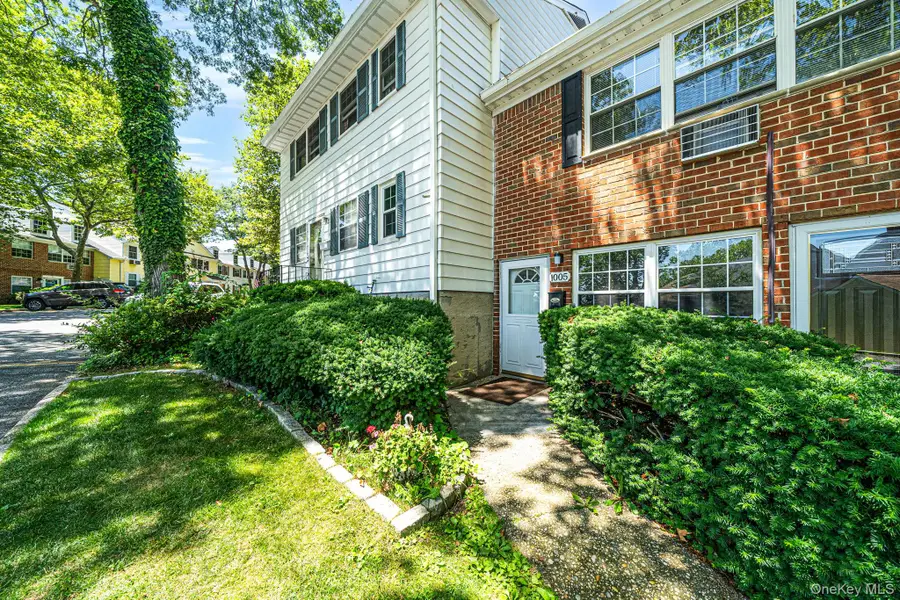 1005 Towne House Village, Islandia, NY 11749 - #2