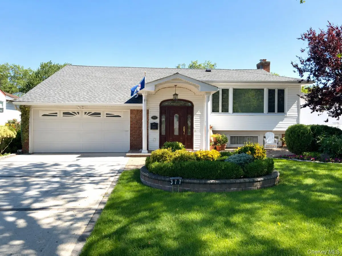 377 Old Courthouse Road, Manhasset Hills, NY 11040 - #1