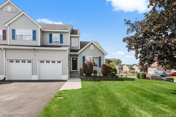 7 Woodfield Drive, Washingtonville, NY 10992