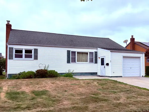 67 Maple Drive, Lindenhurst, NY 11757