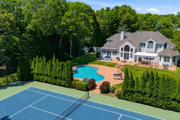19 Cedarfield Lane, Westhampton, NY 11977