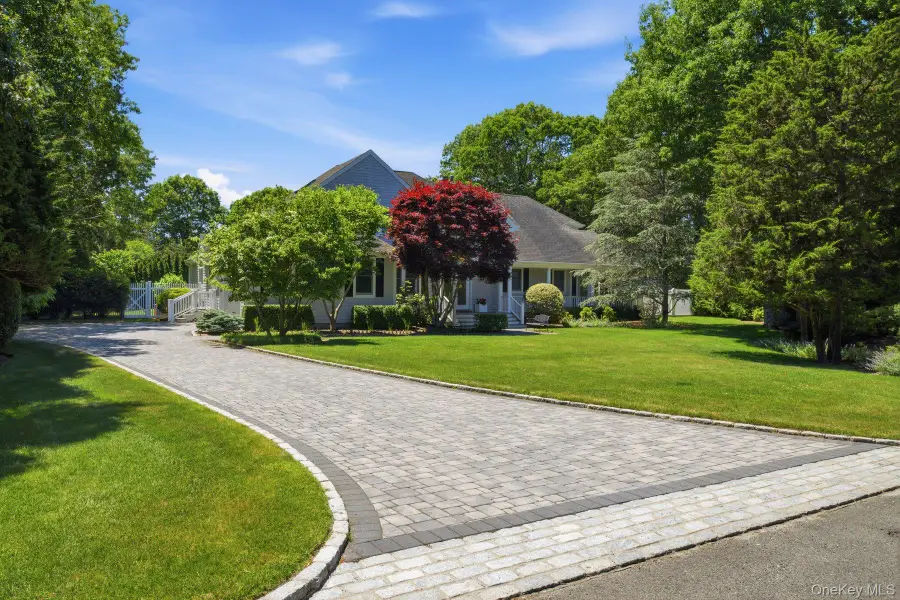 19 Cedarfield Lane, Westhampton, NY 11977 - #3