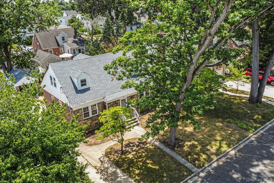 15 Astor Place, Valley Stream, NY 11581 - #2