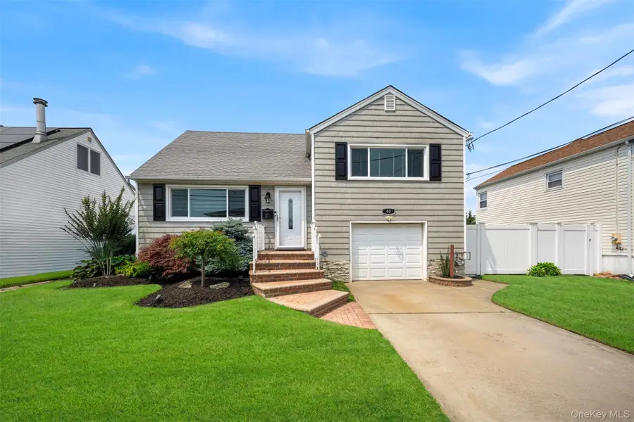 40 Martha Street, Freeport, NY 11520 - #2