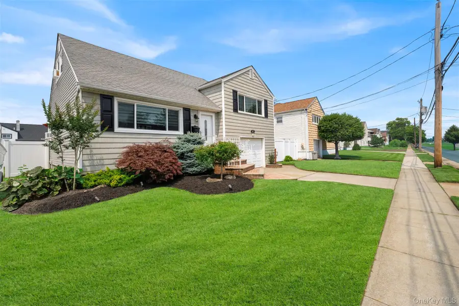 40 Martha Street, Freeport, NY 11520 - #3