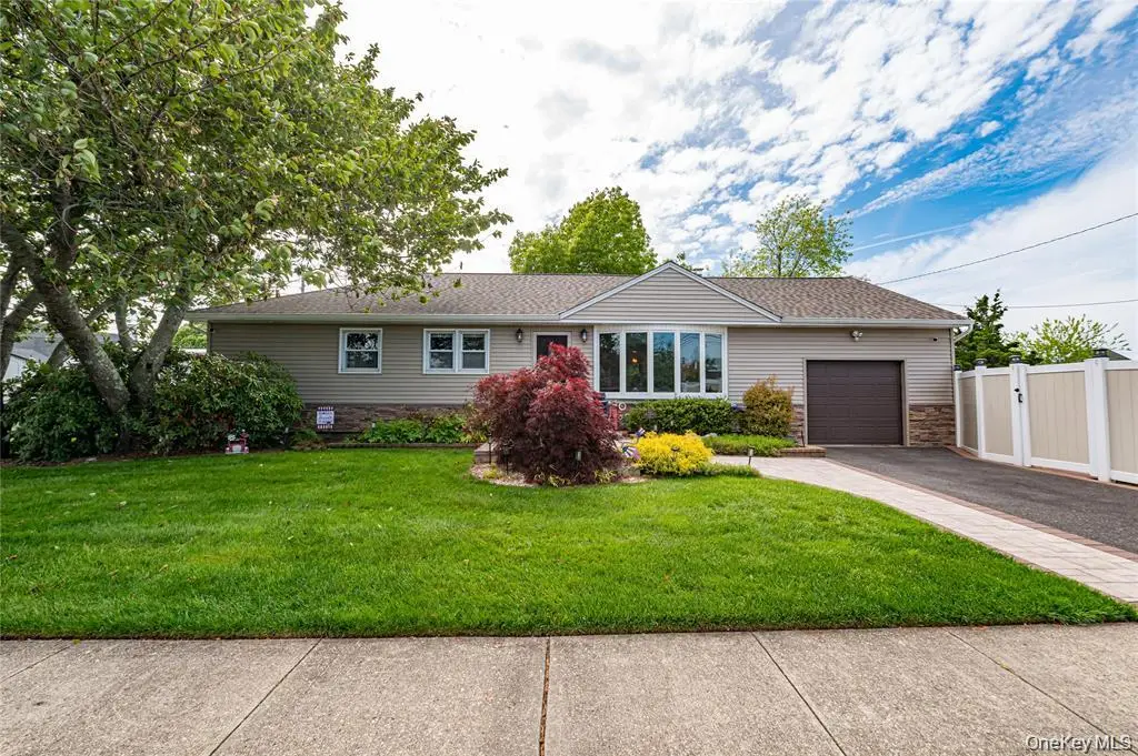 19 Buchanan Avenue, Amity Harbor, NY 11701 - #1