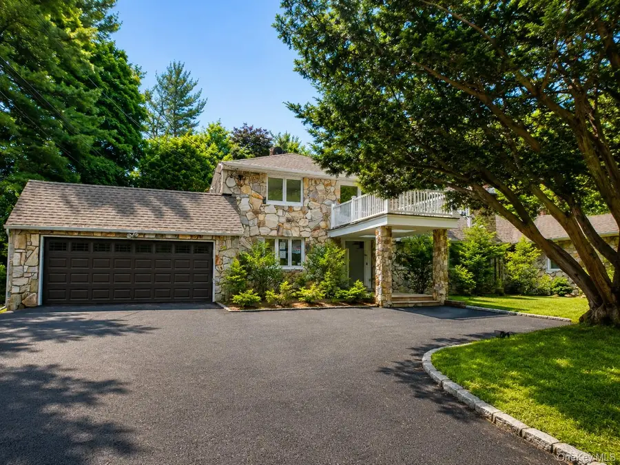 32 Valley Road, Old Westbury, NY 11568 - #2