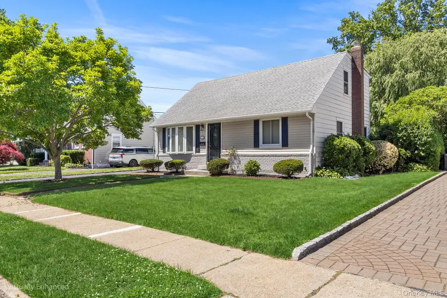906 Stratford Drive, East Meadow, NY 11554 - #3