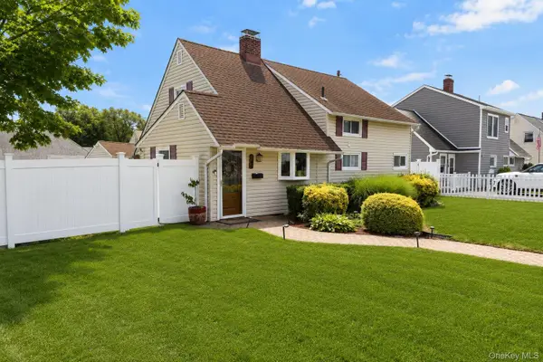 164 Bloomingdale Road, Levittown, NY 11756