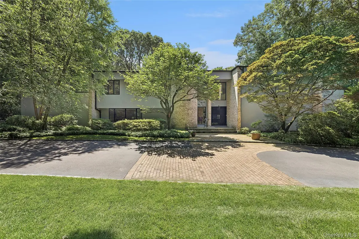 17 Danton Lane N, Locust Valley, NY 11560 - #1