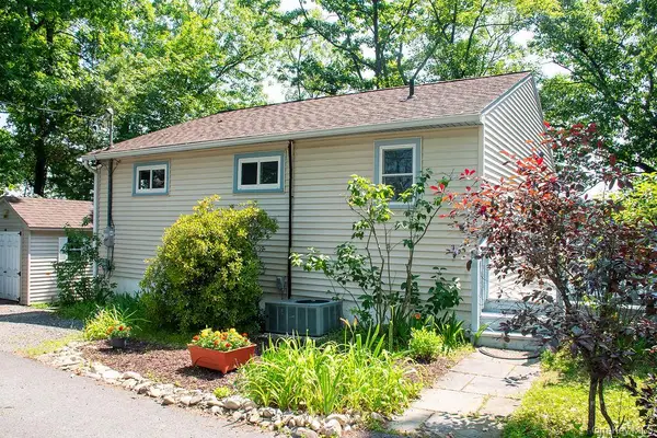 36 Small Hawley Point Road, Kinderhook, NY 12130