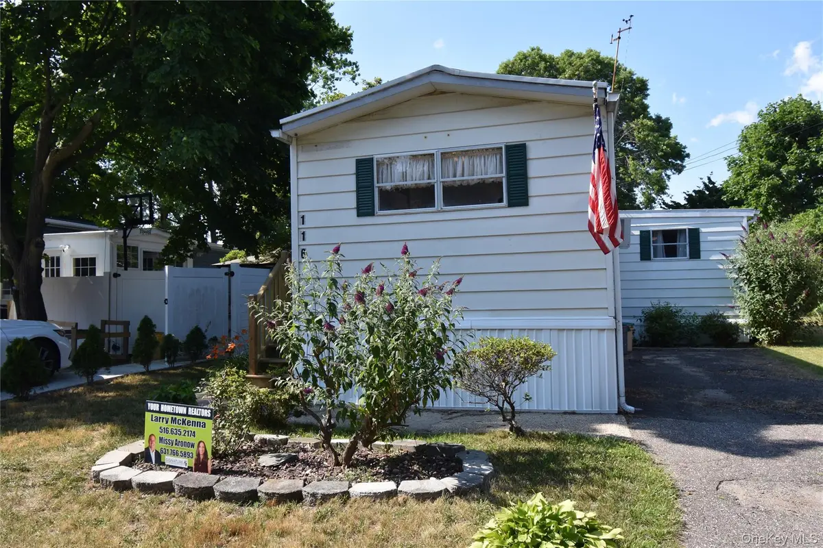 116 Lincoln Avenue, Holbrook, NY 11741 - #1
