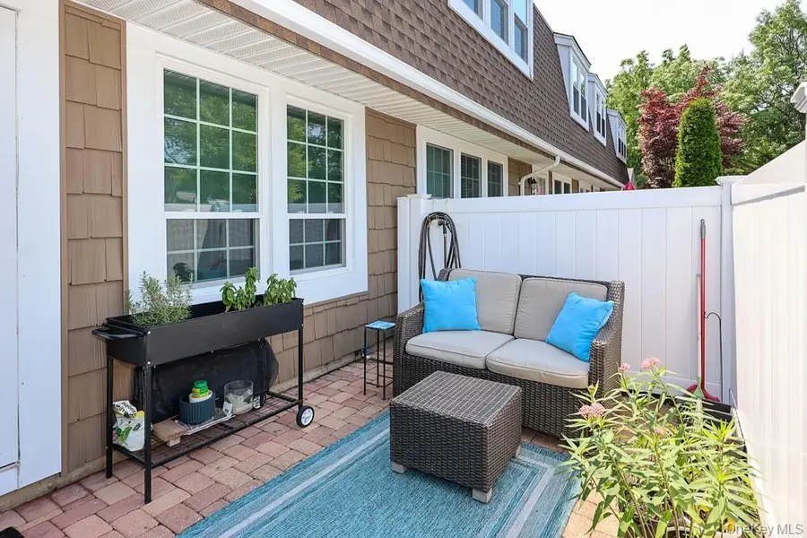 107 Whalers Cove, Babylon, NY 11702 - #2