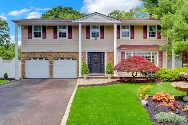 140 Wedgewood Drive, Hauppauge, NY 11788