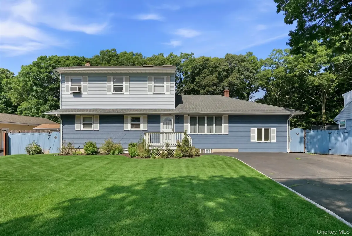 70 Avenue A, Holbrook, NY 11741 - #1